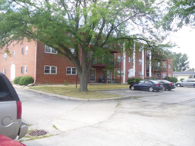 6135 94th St. #C6, Oak Lawn, IL 60453