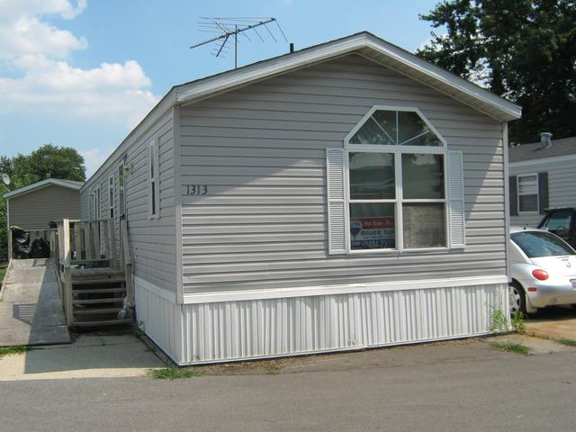 8800 Harlem Ave. #1313, Bridgeview, IL 60455