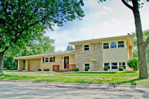 1307 Oakmont Ave., Flossmoor, IL 60422