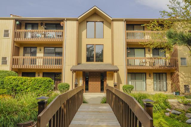 115 Olesen Dr. #3I, Naperville, IL 60565
