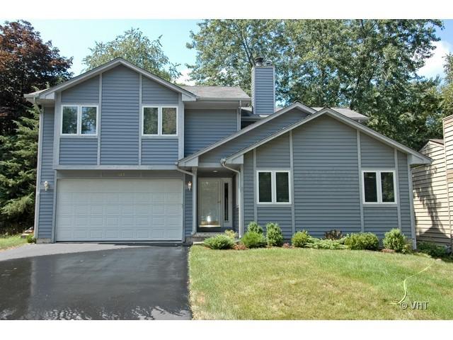 122 Lakewood Dr., Oakwood Hills, IL 60013