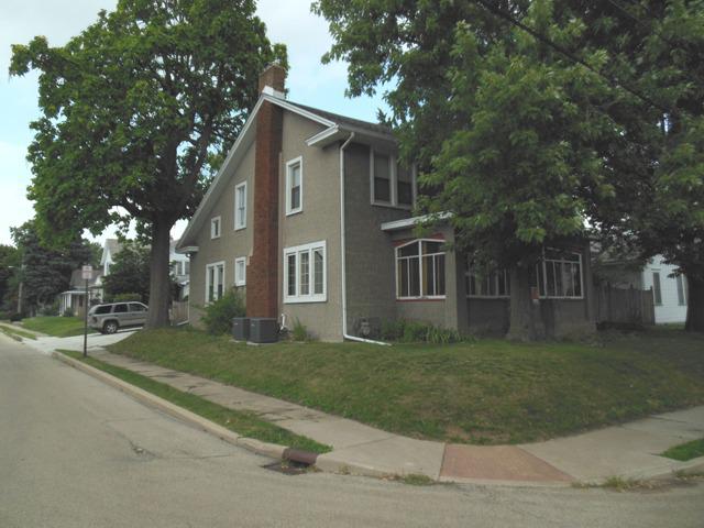 1629 Fifth St., Peru, IL 61354