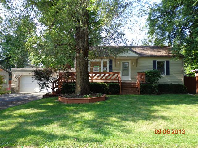 137 Beck Ave., South Elgin, IL 60177