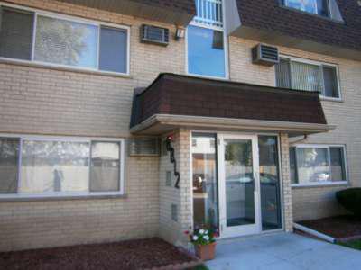 8812 Briar Ct. #1B, Des Plaines, IL 60016