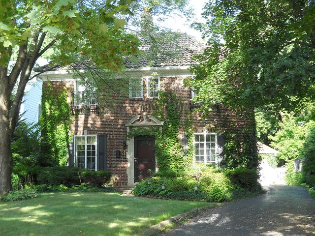 248 Crest Rd., Glen Ellyn, IL 60137