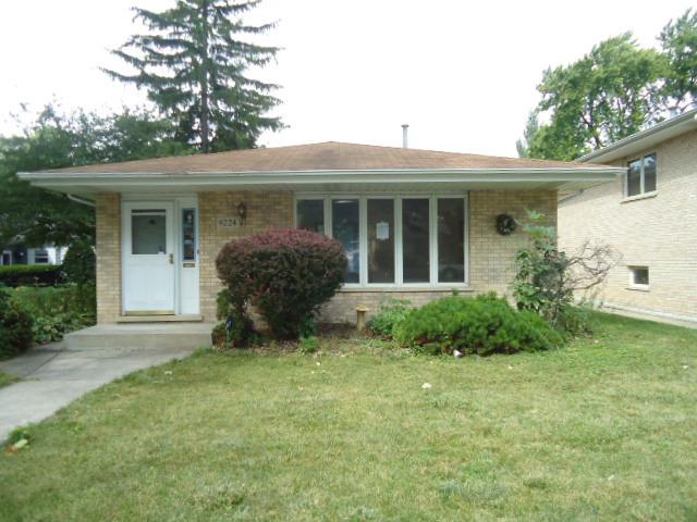 9224 S Turner Ave., Evergreen Park, IL 60805