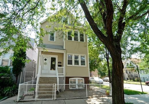 2901 N Washtenaw Ave., Chicago, IL 60618