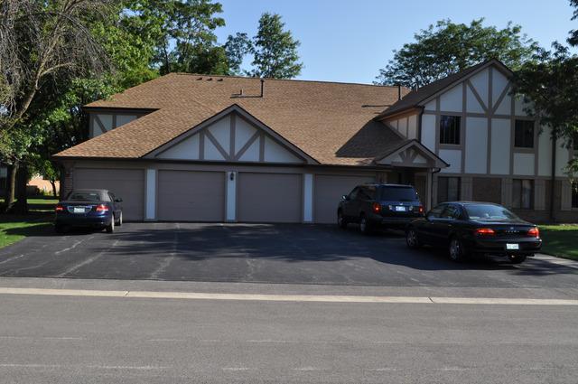 905 Surrey Ln. #1A, Schaumburg, IL 60193