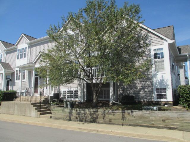 2832 Shelly Ln., Aurora, IL 60504