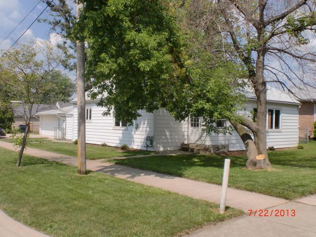 6956 W 97th St., Oak Lawn, IL 60453