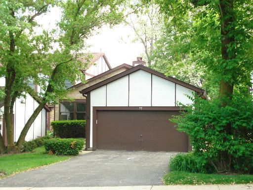77 White Oak Cir., St. Charles, IL 60174