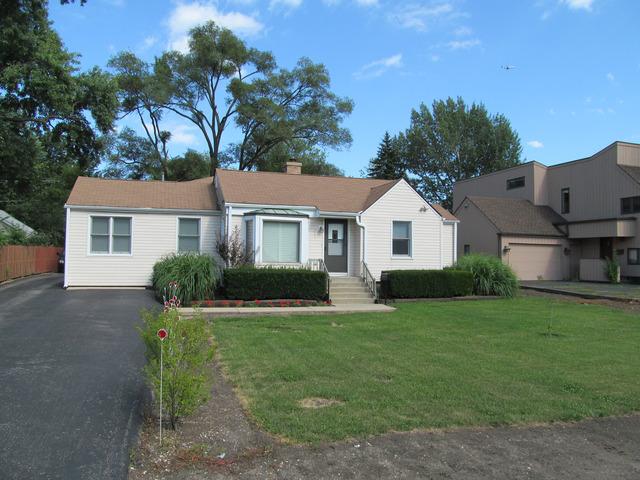 705 Greenwood Rd., Glenview, IL 60025