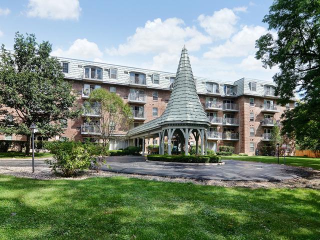 5125 Blodgett Ave. #310, Downers Grove, IL 60515