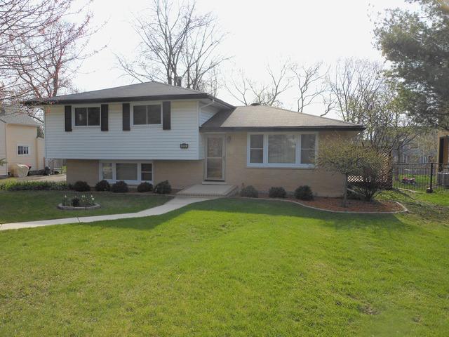 8916 Palisades Rd., Burr Ridge, IL 60527