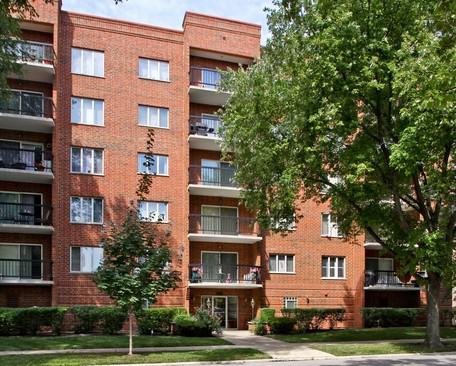 820 Graceland Ave. #402, Des Plaines, IL 60016
