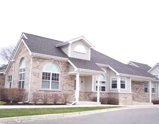 106 Hillwood Pl., Aurora, IL 60506