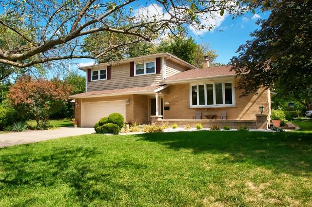 1040 62nd Pl., Downers Grove, IL 60516