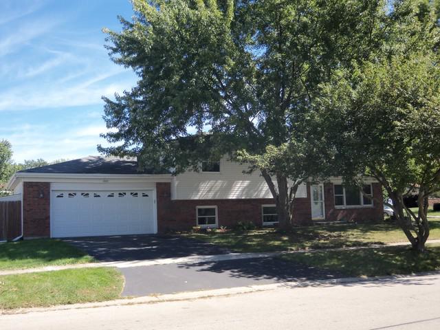 1800 Via Veneto Ave., St. Charles, IL 60174