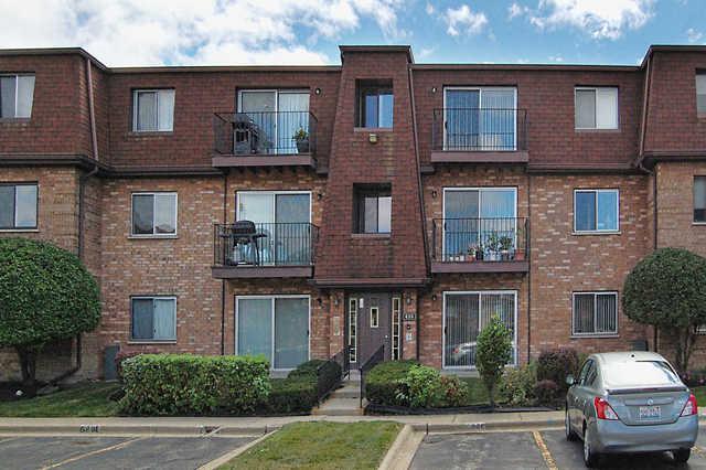 620 Cobblestone Cir. #B, Glenview, IL 60025