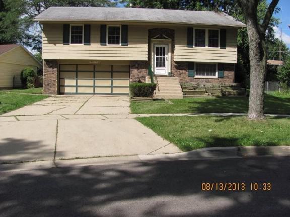1610 Moore Ave., Streamwood, IL 60107