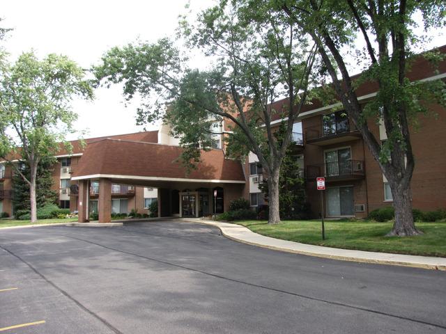 1198 Royal Glen Dr. #120E, Glen Ellyn, IL 60137