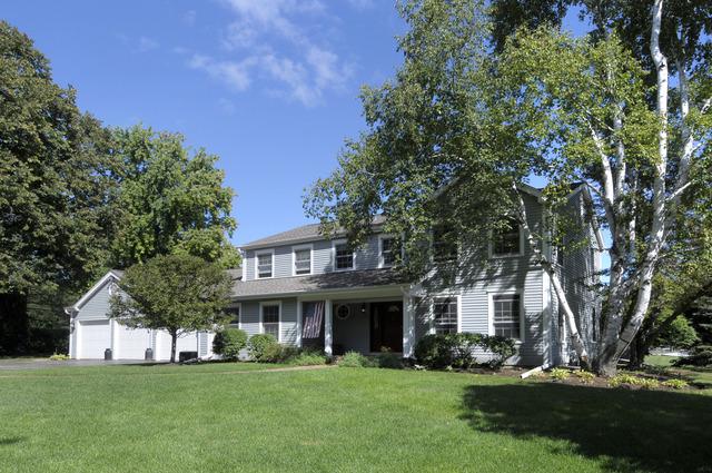 59 Ridge Rd., Barrington Hills, IL 60010