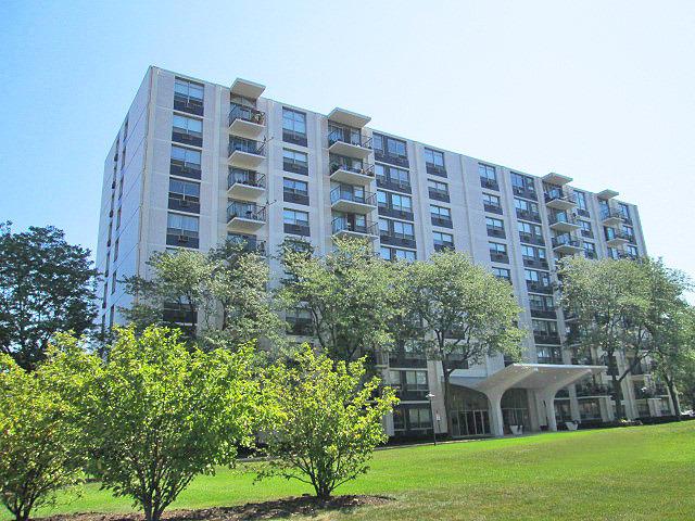 9001 Golf Rd. #10H, Des Plaines, IL 60016