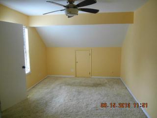 669 Beth Ct., Gurnee, IL 60031