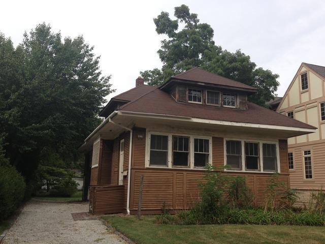 286 Lawton Rd., Riverside, IL 60546