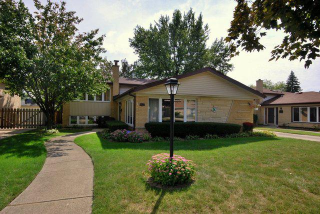 4525 W 101st Pl., Oak Lawn, IL 60453