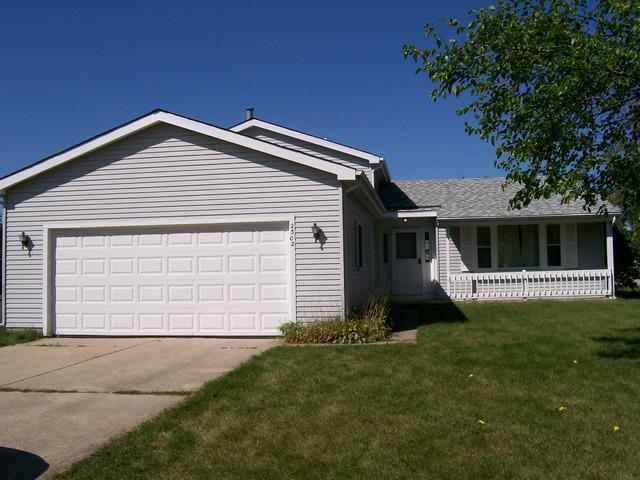 2302 Edgewood Ln., Mchenry, IL 60051