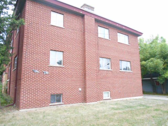 770 Walnut St. #1B, Waukegan, IL 60085