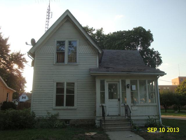 803 S First St., Dekalb, IL 60115