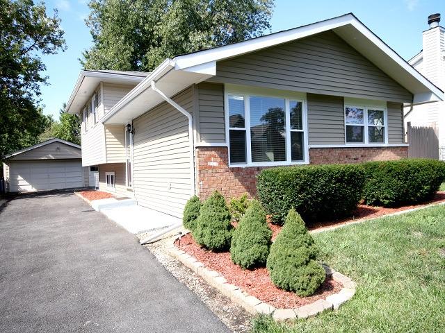 4012 Liberty Blvd., Westmont, IL 60559