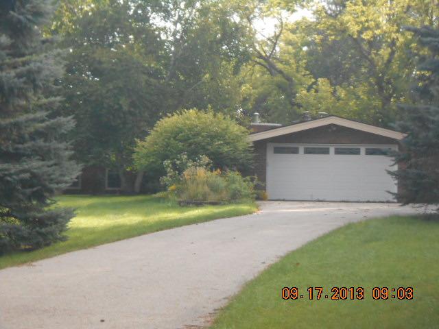 15 W Surrey Ln., Barrington Hills, IL 60010