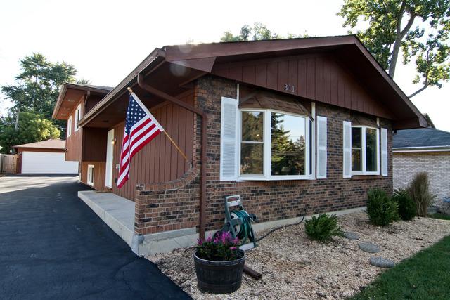 311 N Grant St., Westmont, IL 60559