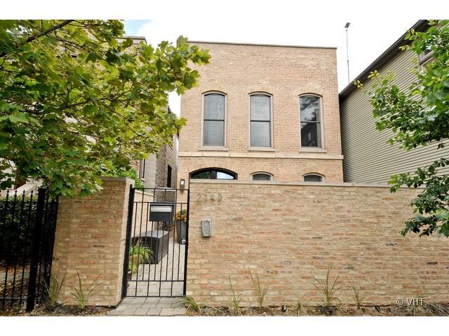 2143 N Southport Ave., Chicago, IL 60614
