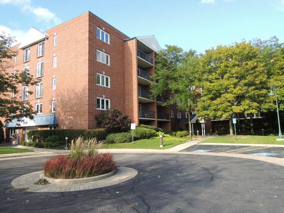 6755 N Milwaukee Ave. #201, Niles, IL 60714