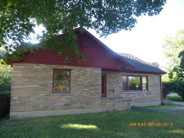 831 Schomer Rd., Aurora, IL 60505