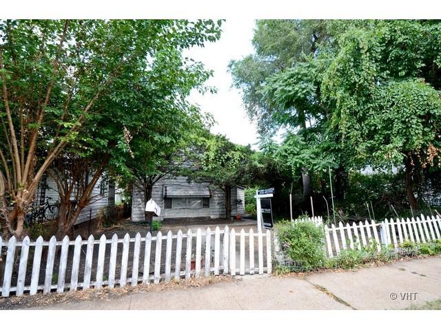 1822 W Warner Ave., Chicago, IL 60613
