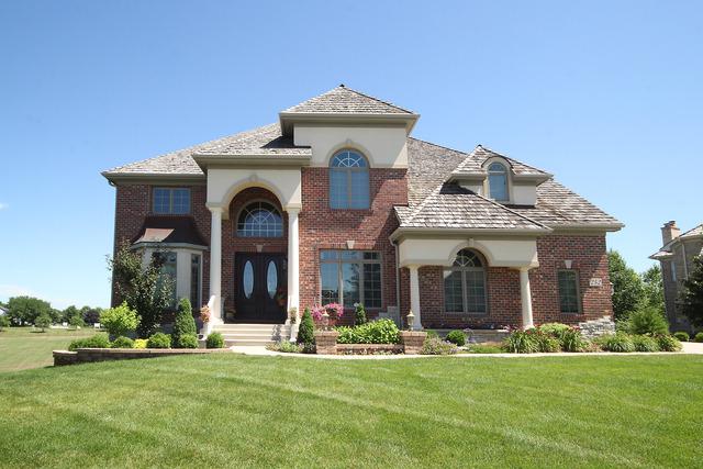 252 Claremont Dr., Naperville, IL 60540