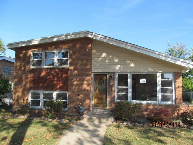 10139 Minnick Ave., Oak Lawn, IL 60453