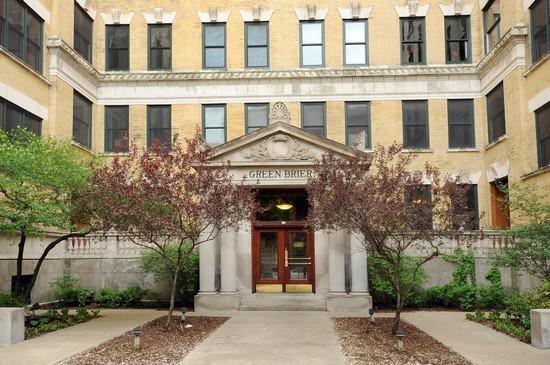 559 W Surf St. #409, Chicago, IL 60657