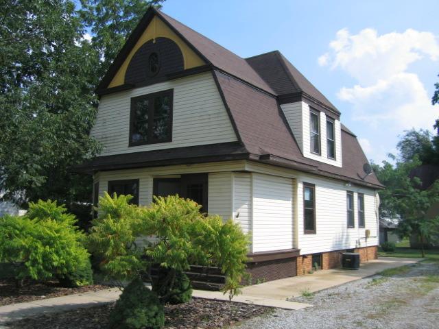 310 W Taylor St., Grant Park, IL 60940
