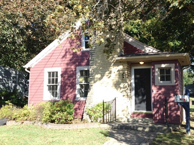 822 N Madison St., Woodstock, IL 60098