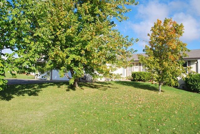 127 Prairie Moon Dr., Davis Junction, IL 61020
