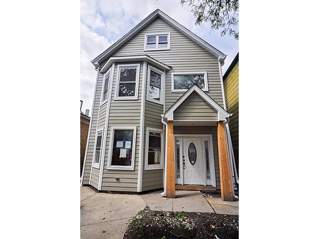 4032 N Kimball Ave., Chicago, IL 60618