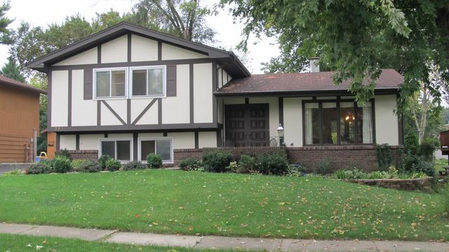 307 Des Moines St., Westmont, IL 60559