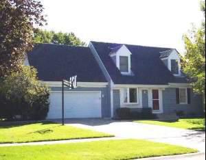 1111 Almond Dr., Aurora, IL 60506