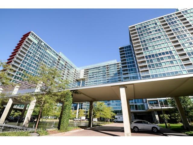 9715 Woods Dr. #706, Skokie, IL 60077
